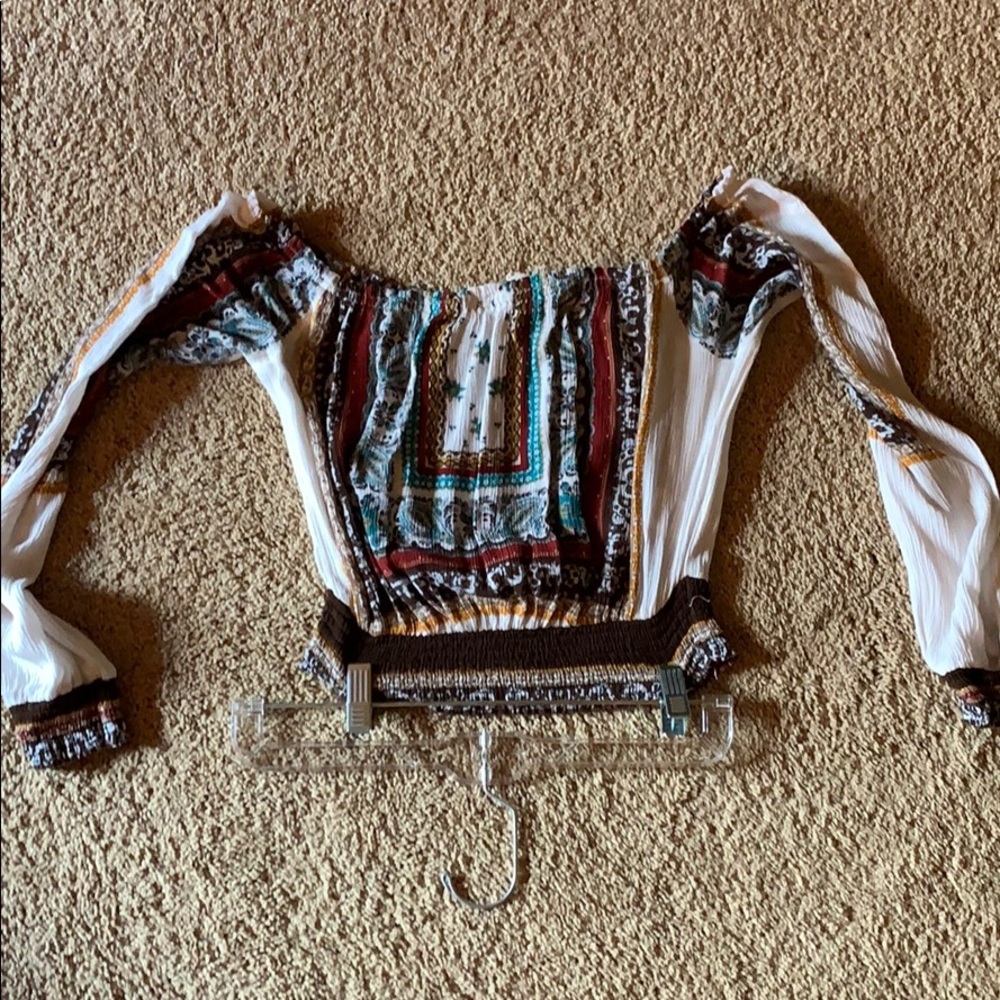 Off the shoulder crop